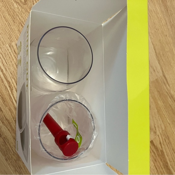 SOLD - Set of 4 New and Unused Plastic Stemless Wine Glasses - Picture 4 of 9